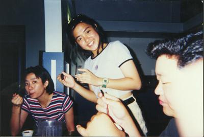 nonie.jpeg (16811 bytes)